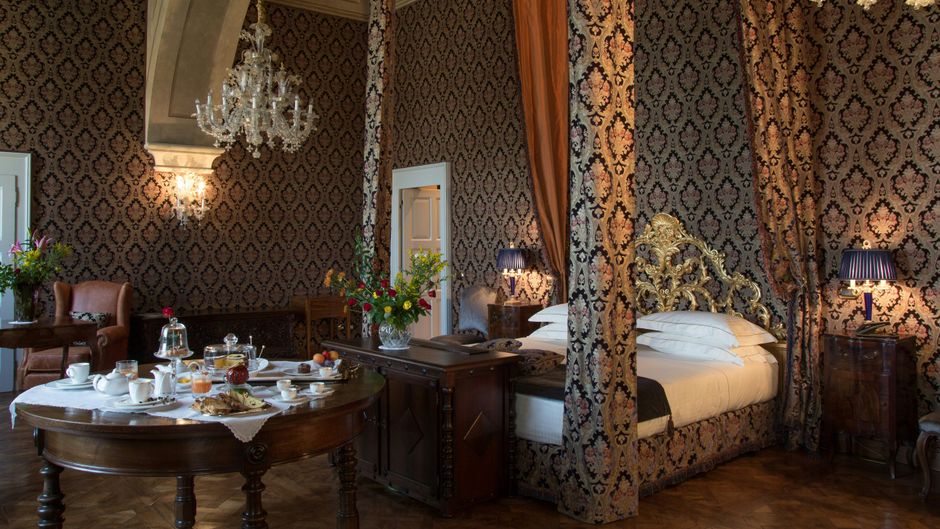 Castello Di Guarene Room