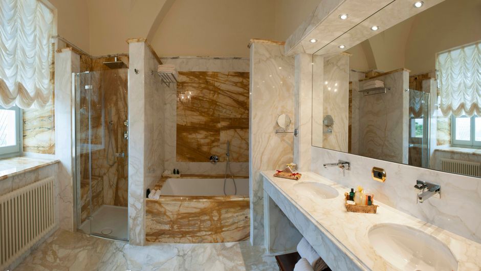 Castello Di Guarene Room