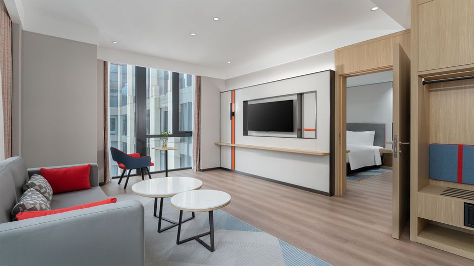Holiday Inn Exp Daxing Suite