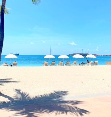 Holland House Beach Hotel