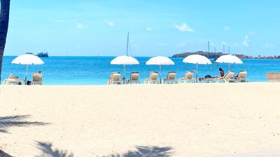 Holland House Beach Hotel
