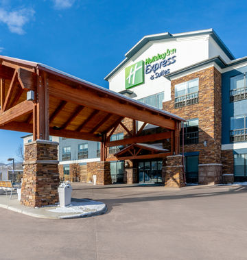 Holiday Inn Express Hotel & Suites