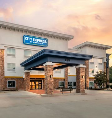 City Express by Marriott Spring