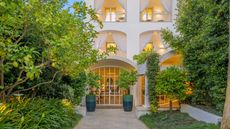 Pazziella Garden & Suites