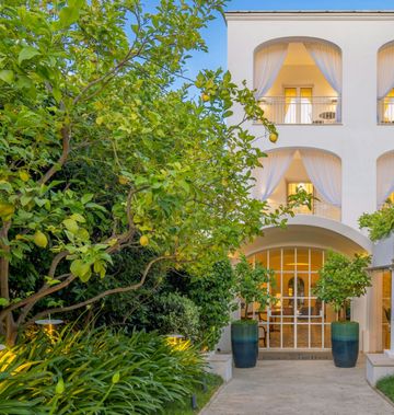 Pazziella Garden & Suites