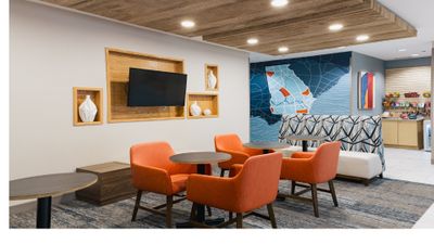 Holiday Inn Express & Suites LaGrange