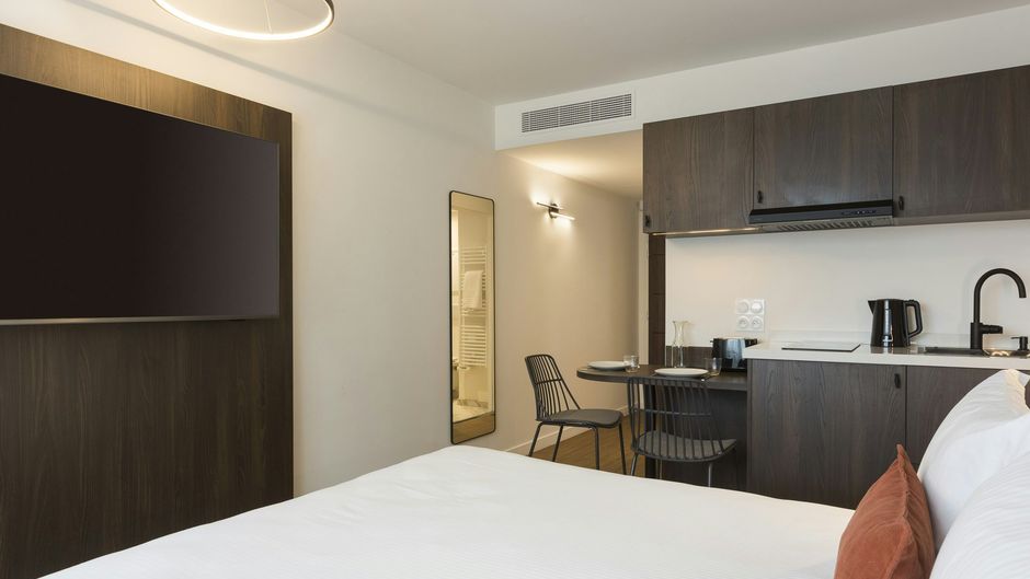 Neho Suites Saint-Jean de Maurienne Room