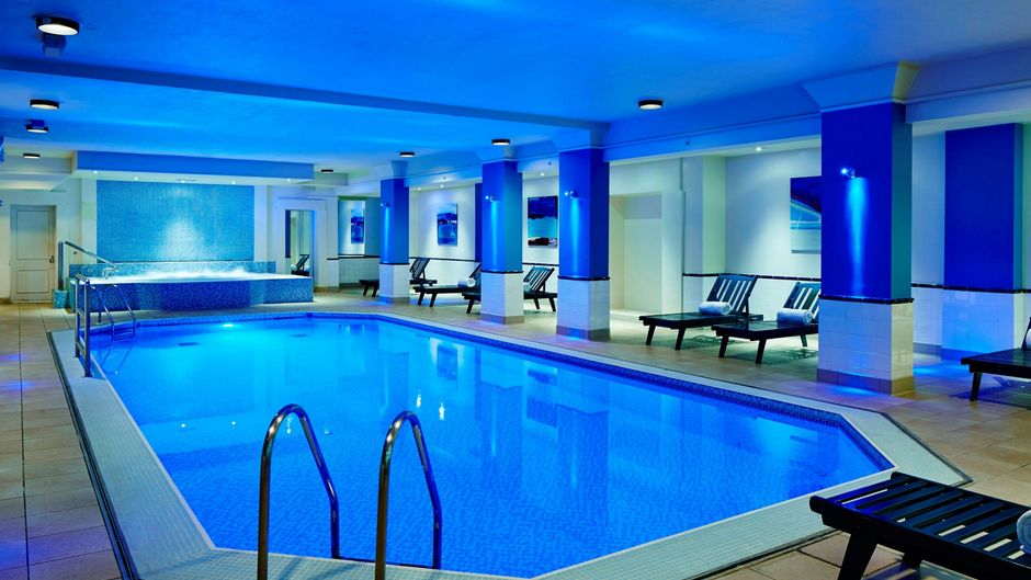 Delta Hotels Birmingham Pool
