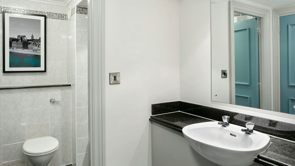 Leonardo Hotel Aberdeen Airport Room