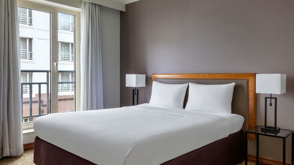 Marriott Exec Apts European Quarters Room