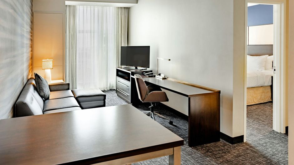 Residence Inn by Marriott Calgary South Room