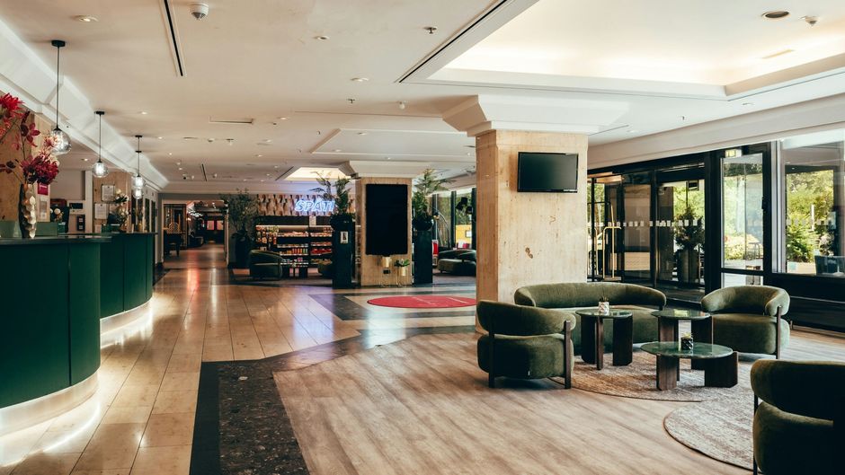 Leonardo Hotel Frankfurt City South Lobby