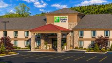 Holiday Inn Express Hotel & Suites