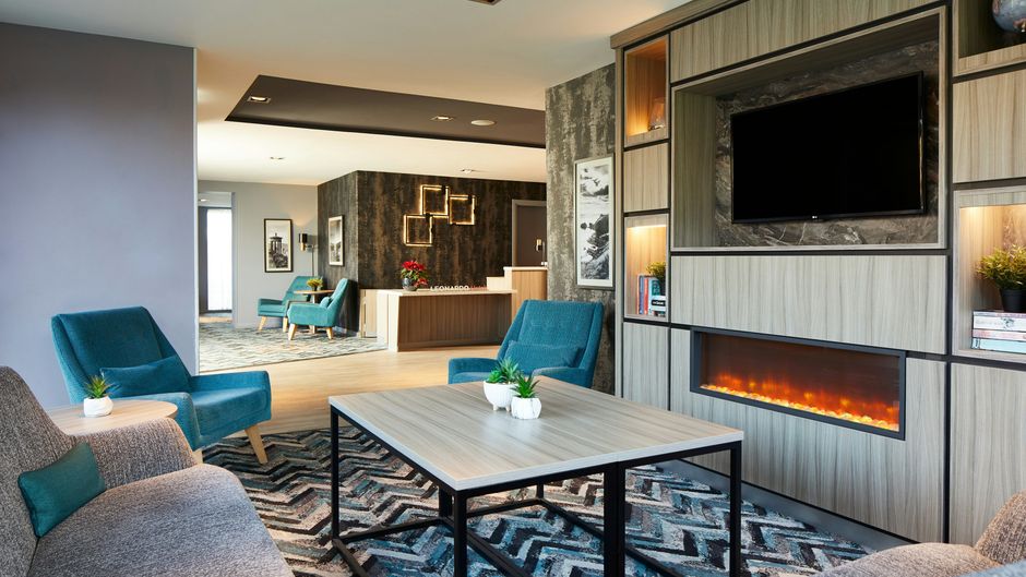 Leonardo Inn Hotel Aberdeen Airport Lobby
