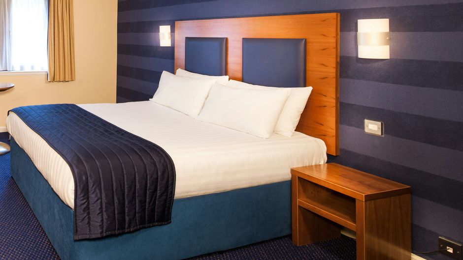 Leonardo Inn Hotel Aberdeen Airport Room