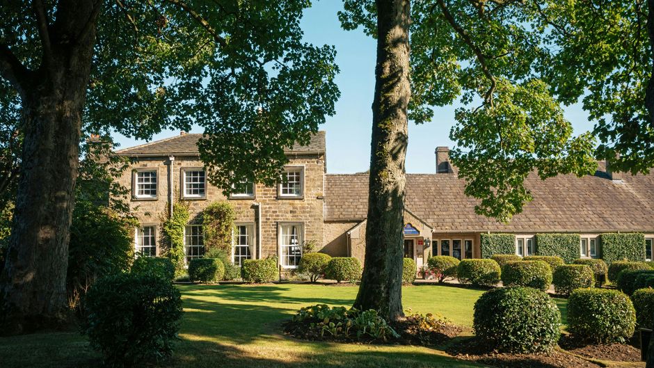 The Devonshire Arms Country House Hotel Exterior