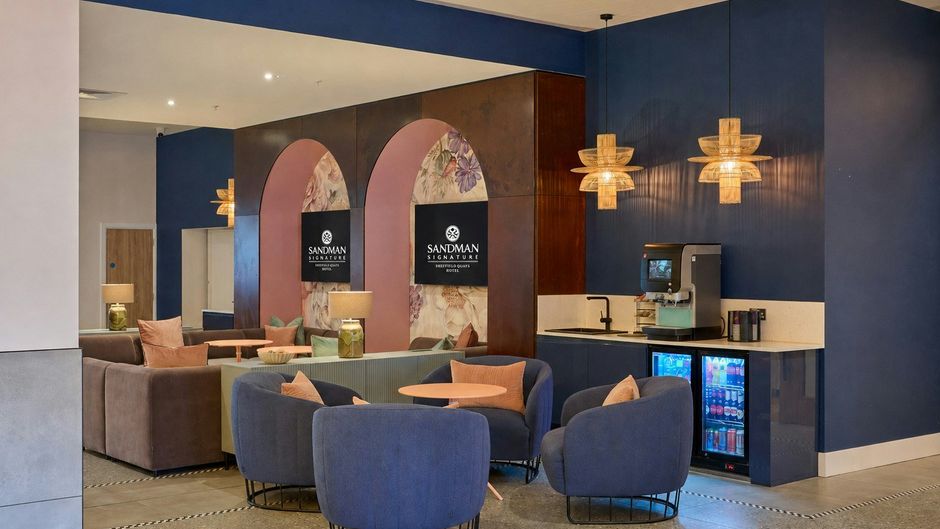 Sandman Signature Sheffield Quays Hotel Lobby