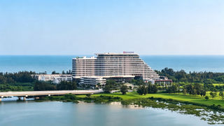 HUALUXE Beihai Silver Beach Resort