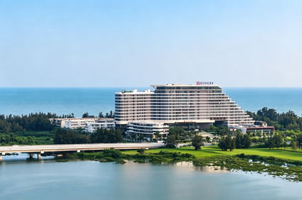 HUALUXE Beihai Silver Beach Resort