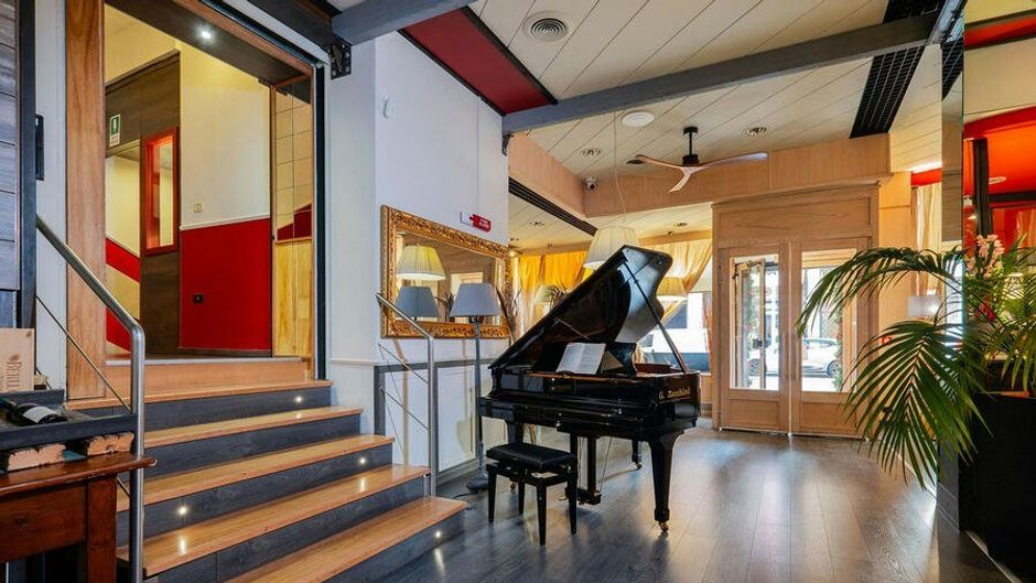 Italia Hotel Lobby
