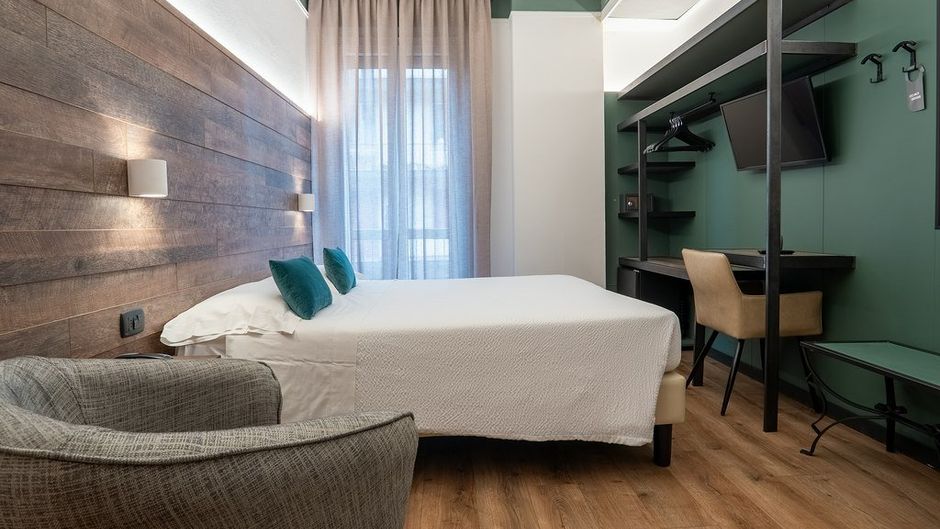 Italia Hotel Room