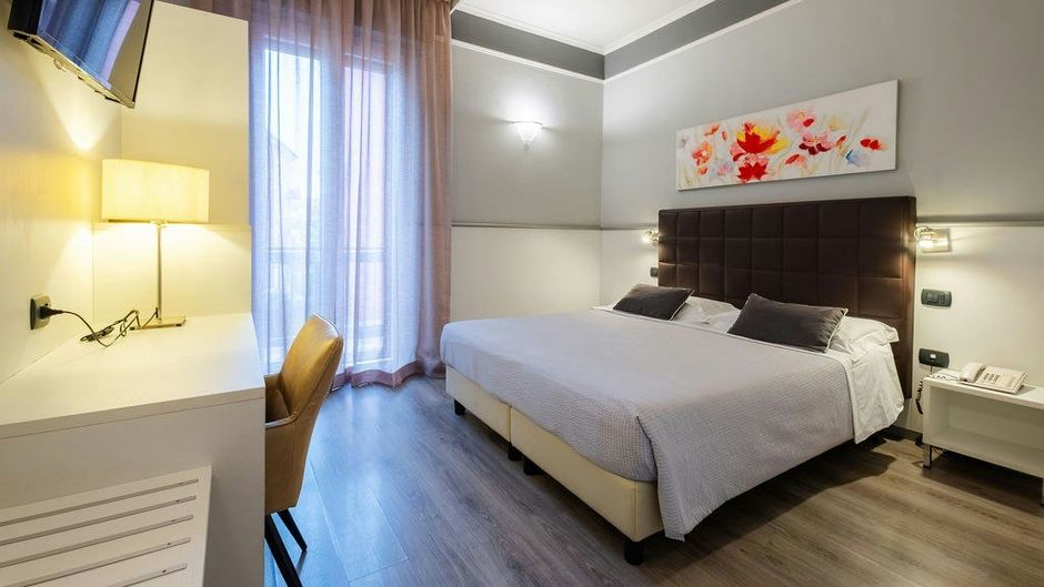 Italia Hotel Room