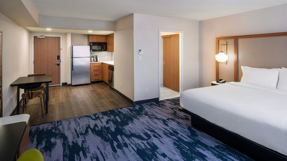 Fairfield Inn & Suites Newmarket Room