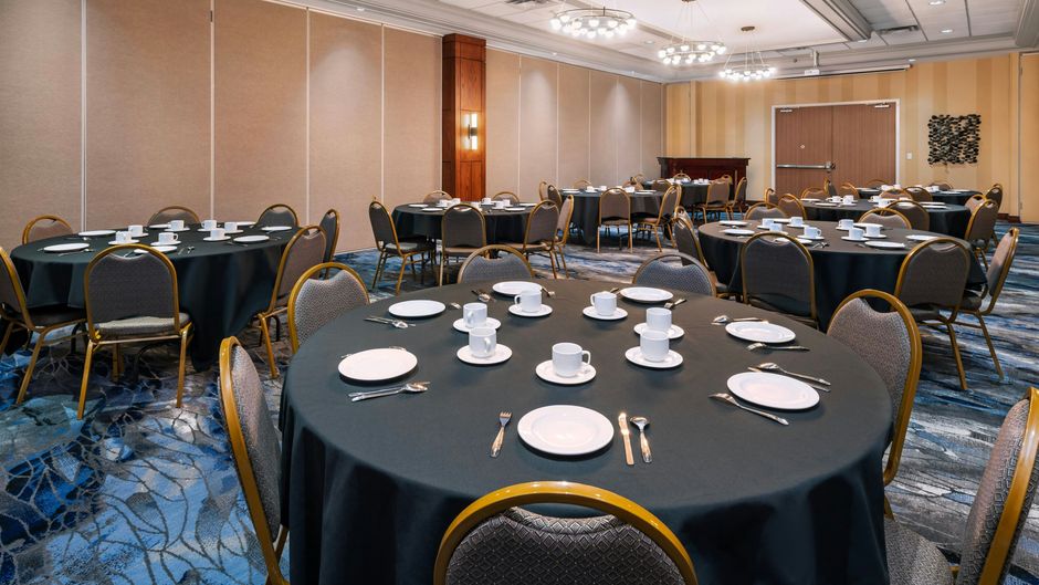 Fairfield Inn & Suites Newmarket Meeting