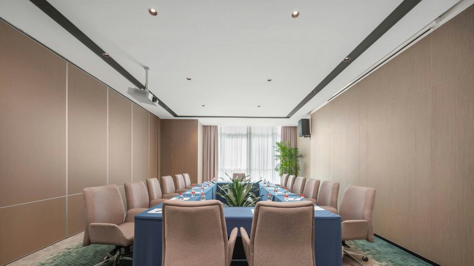 Holiday Inn Exp Taizhou Toumen Port Meeting