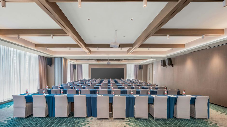 Holiday Inn Exp Taizhou Toumen Port Meeting