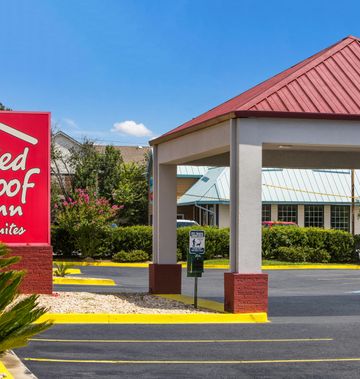 Red Roof Inn & Suites Statesboro - Univ