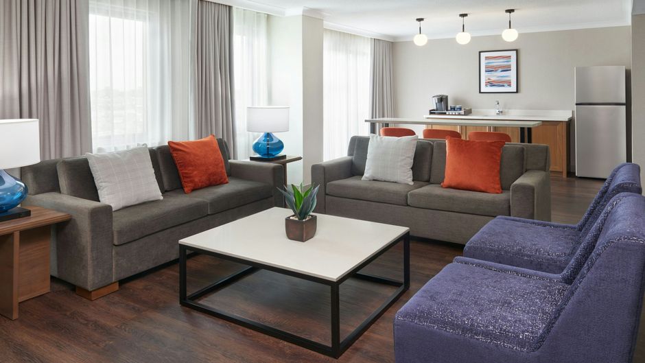 Four Points by Sheraton London Suite