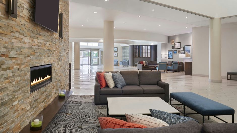 Four Points by Sheraton London Lobby