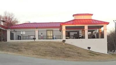 Giles Hotel Inn & Suites