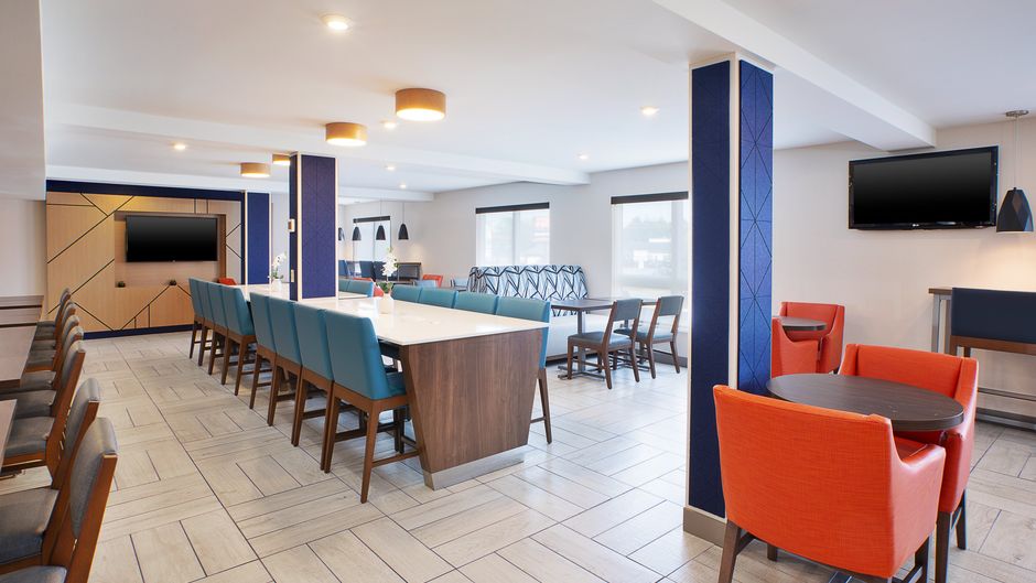 Holiday Inn Express & Suites Fredericton Restaurant