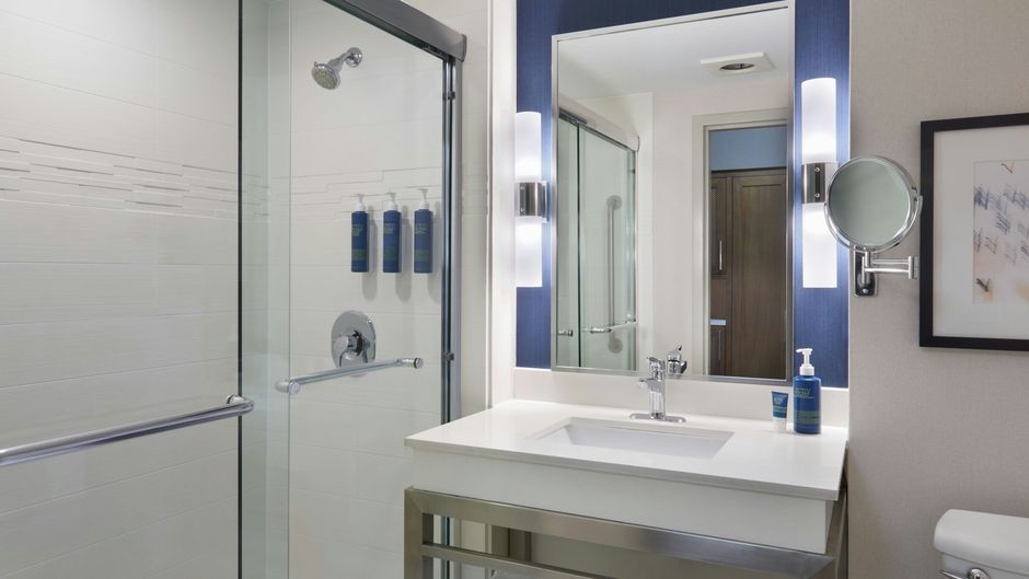Four Points by Sheraton London Room