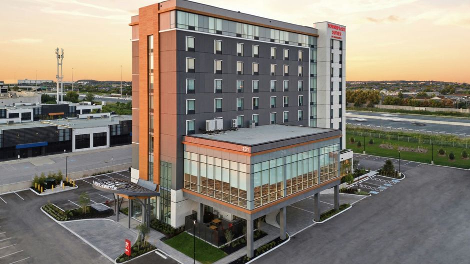 TownePlace Suites by Marriott Vaughan Exterior