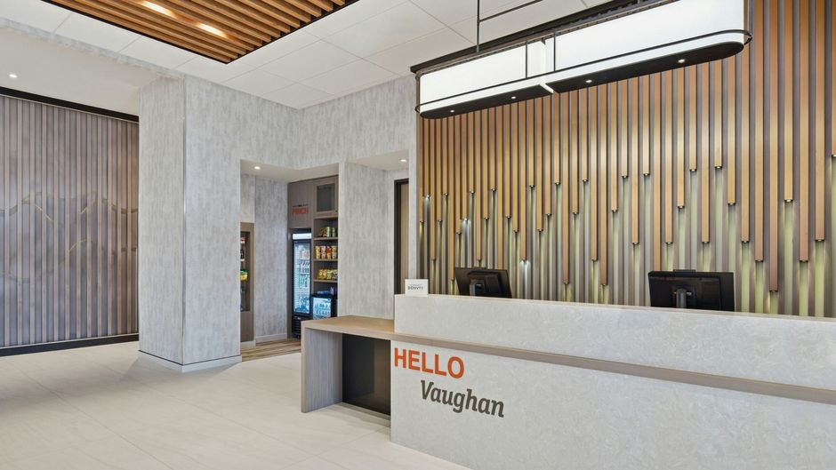 TownePlace Suites by Marriott Vaughan Lobby