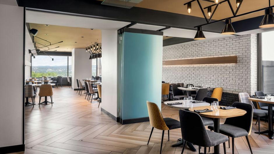 Delta Hotels by Marriott Quebec Restaurant