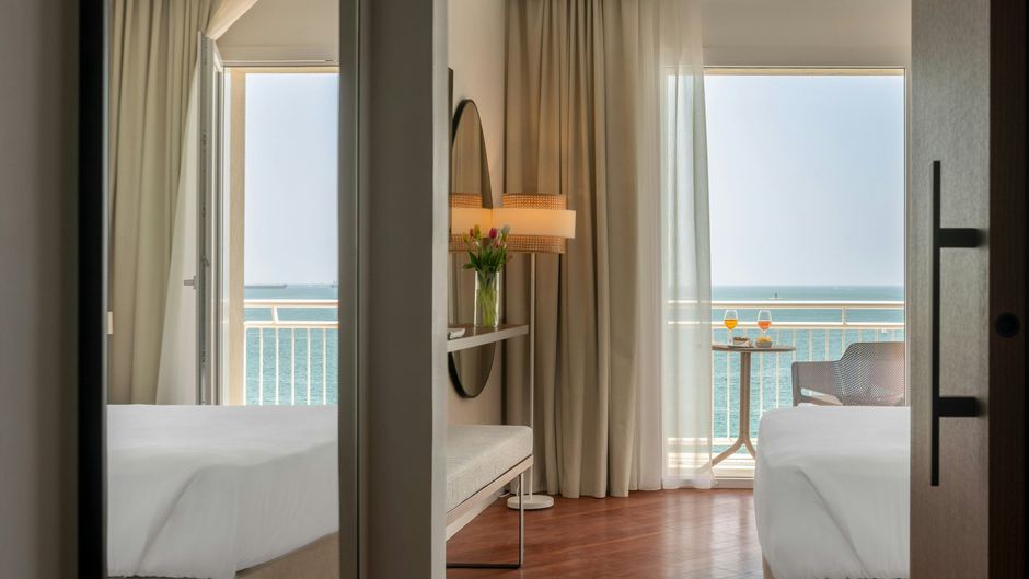 Hotel Delfino Taranto Exterior