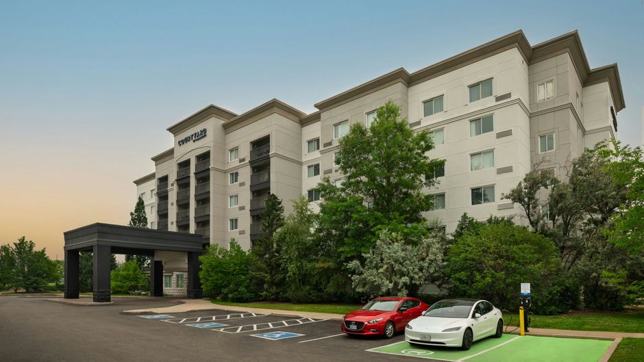 Courtyard by Marriott Toronto Markham Exterior