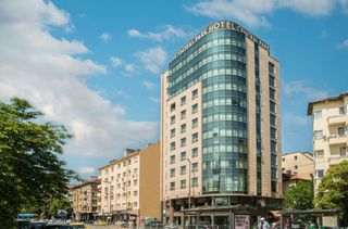 Rosslyn Central Park Hotel