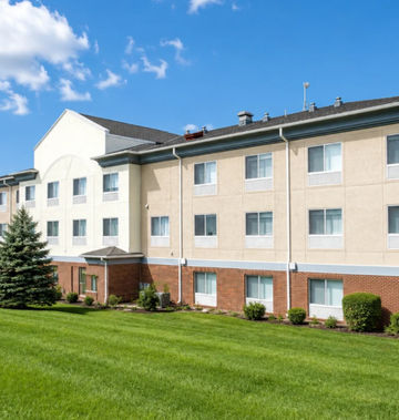 Holiday Inn Express Hotel & Suites