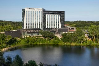 Omni Viking Lakes Hotel