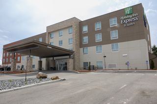 Holiday Inn Express & Suites Mansfield