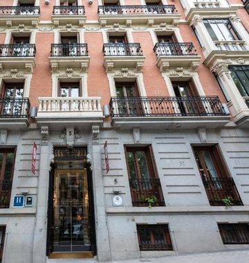 Petit Palace Lealtad Plaza