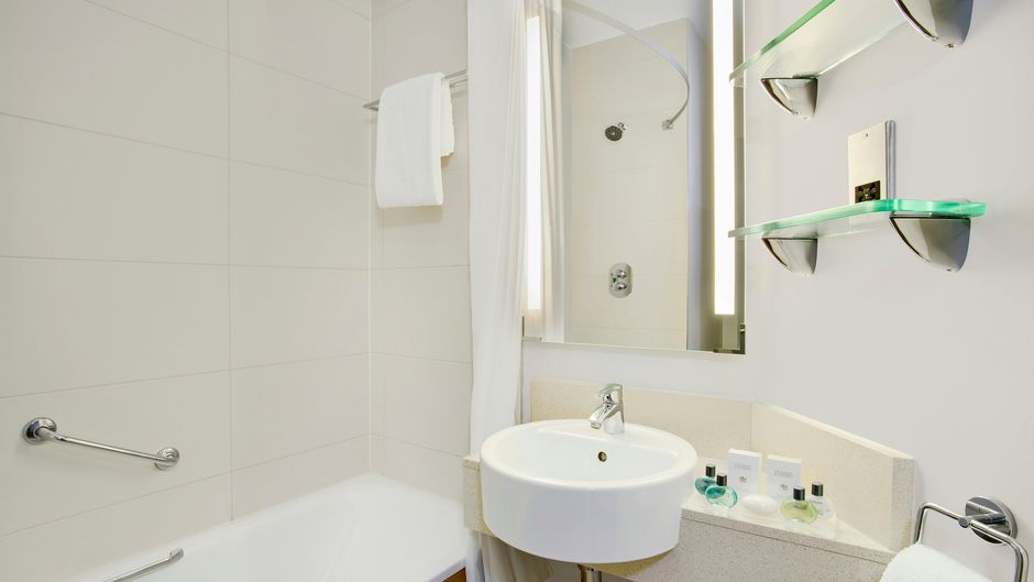 Leonardo Hotel Manchester Central Room