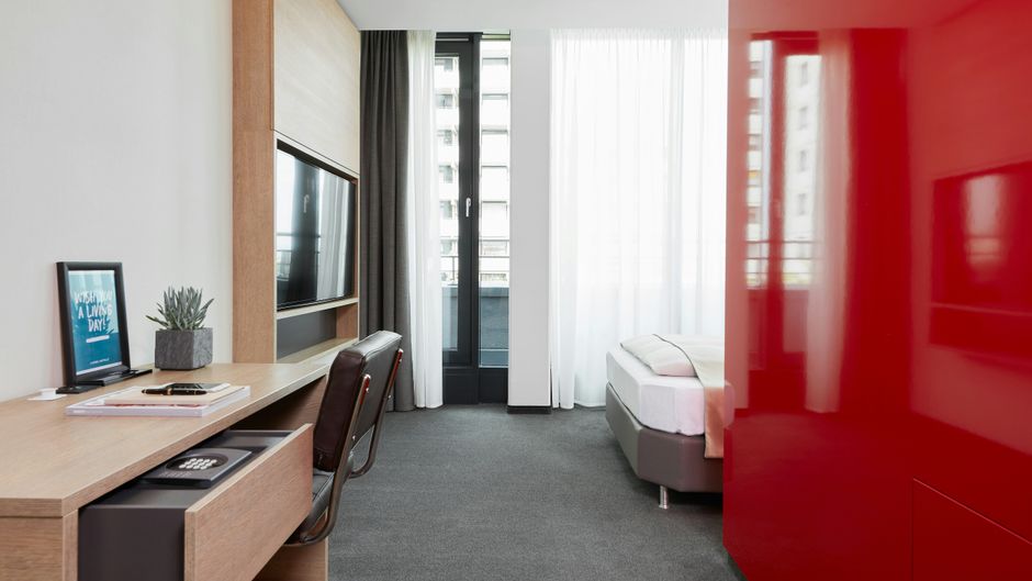 Living Hotels Frankfurt Room