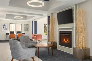 Holiday Inn Express Suites Marion