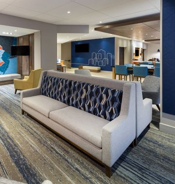 Holiday Inn Express & Suites Johnstown